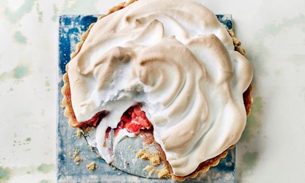 Rhubarb meringue pie