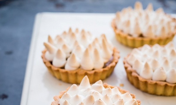 Rhubarb meringue tartlets