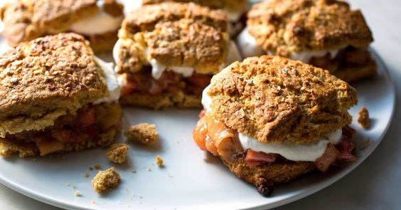 Rhubarb oat shortcakes