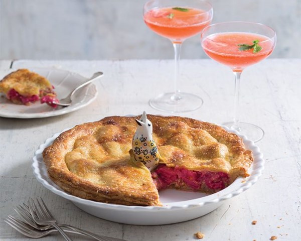 Rhubarb pistachio pie