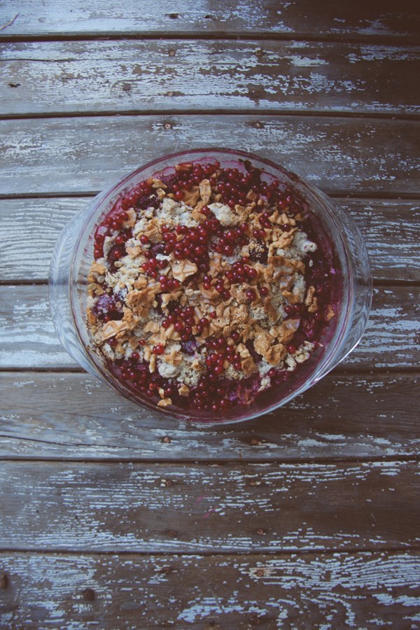 Rhubarb, raspberry, and redcurrant crumble