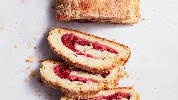 Rhubarb-raspberry biscuit cake