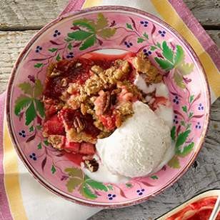 Rhubarb-raspberry crumble