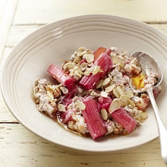 Rhubarb, rose and almond Bircher muesli - variation