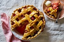 Rhubarb strawberry pie for a potluck