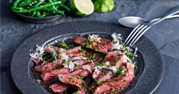 Rib-eye steak with daikon and ponzu dressing