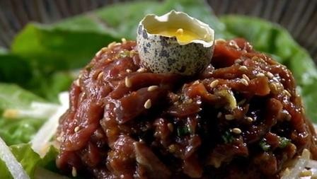 Ribbon beef tartare (Yukhoe)