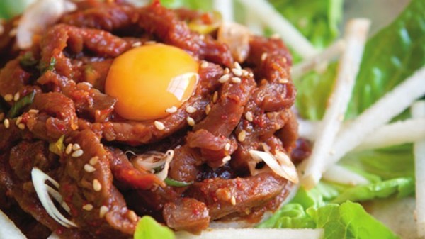 Ribbon beef tartare (Yukhoe)