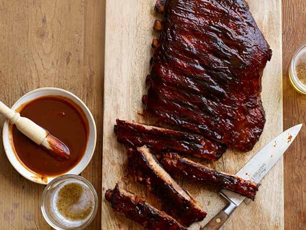 Ribs with Kansas City barbecue sauce