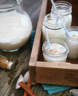 Rice and cinnamon drink (Agua de horchata)