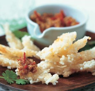 Rice cakes with spicy dipping sauce