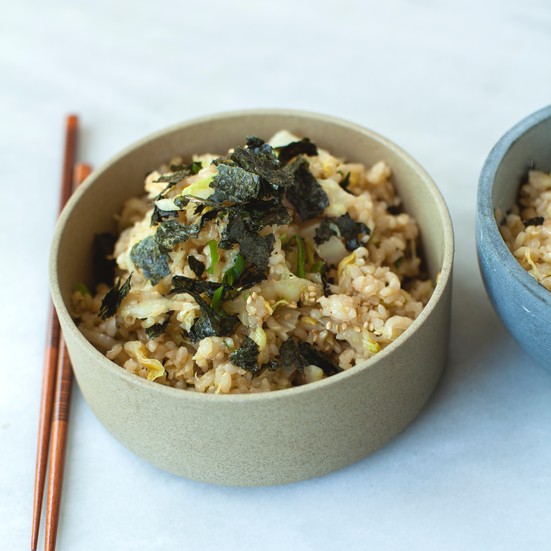Rice congee with pork meatballs (Khao dtom moo saap)