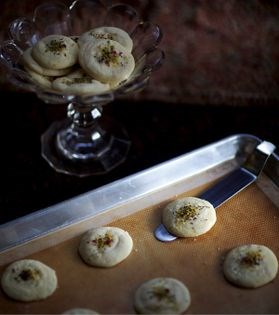 Rice cookies (Nan-e berenji)
