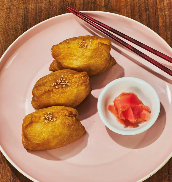 Rice-filled tofu pockets (Inarizushi) [Masahiro Kondo]