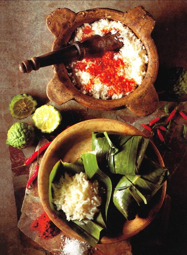 Rice in banana leaves