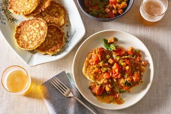 Rice pancakes with ham & tomato-basil sauce