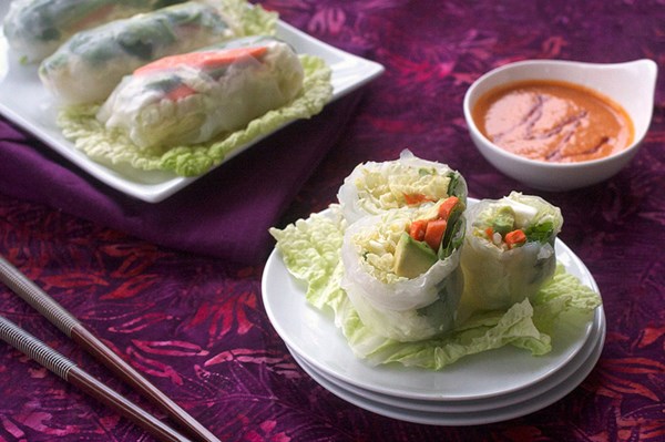 Rice paper rolls with red curry peanut sauce