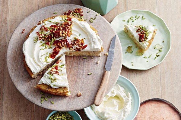 Rice pudding cake with pine nut praline (Torta di riso)