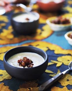 Rice pudding with candied garbanzos (Arroz con leche con dulce de garbanzos)