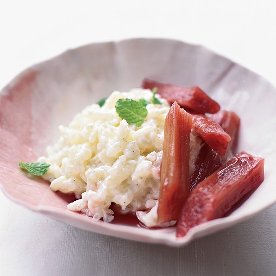 Rice pudding with poached rhubarb 
