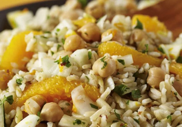 Rice salad with fennel, orange, and chickpeas 