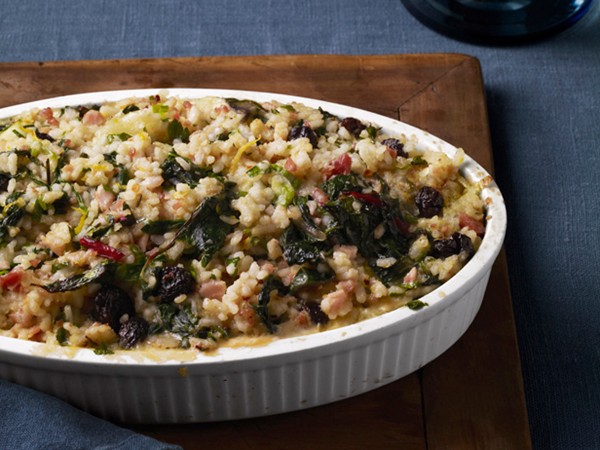 Rice stuffing with Swiss chard and raisins
