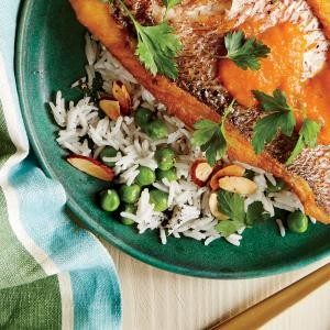 Rice with almonds and peas