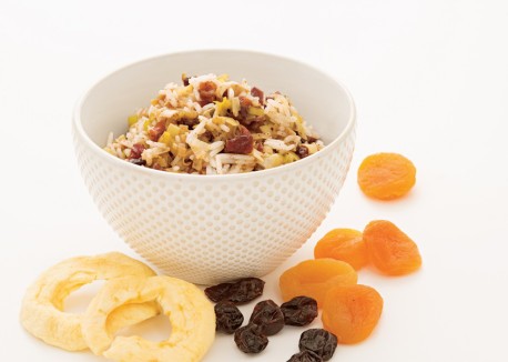 Rice with melted leeks and dried fruit