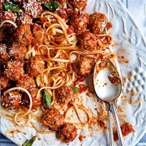 Rich tomato meatballs with linguine