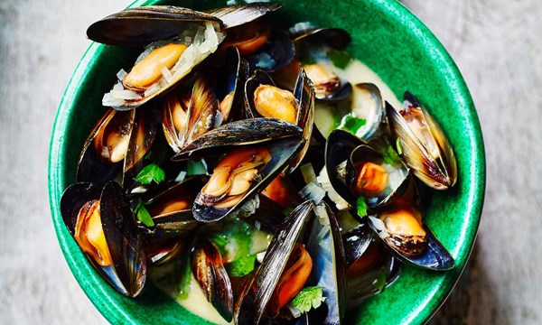 Rick Stein’s moules marinieres 