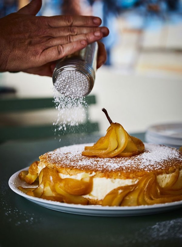 Ricotta & pear cake