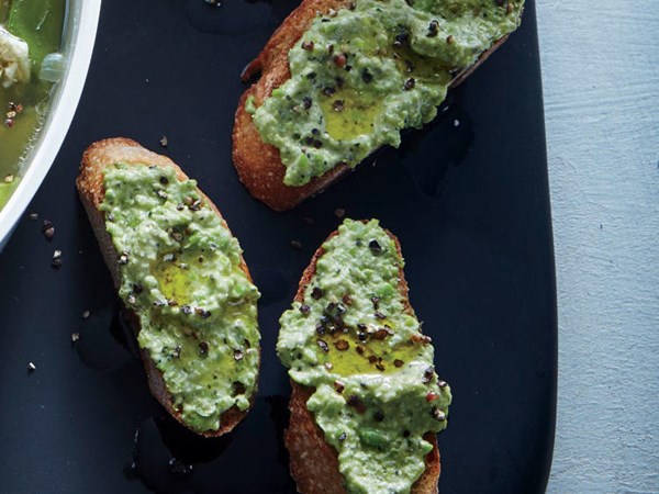 Ricotta and sweet pea toasts