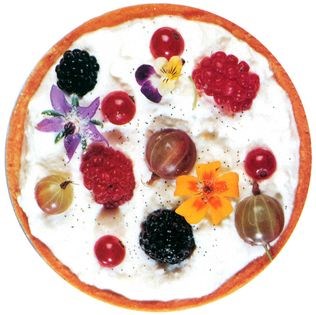 Ricotta cheese tart with summer fruits and flowers