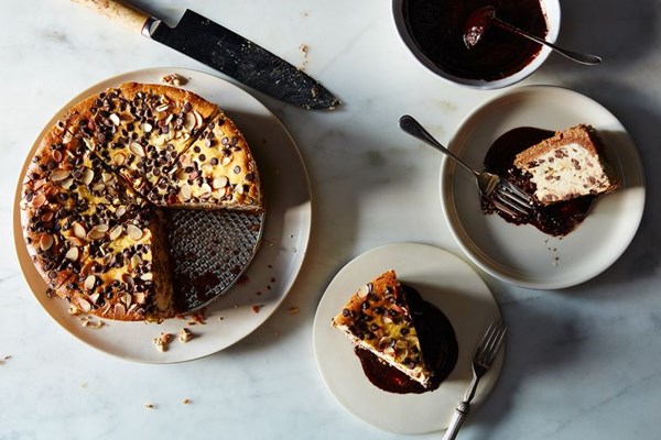 Ricotta cheesecake pie with chocolate-coffee ganache