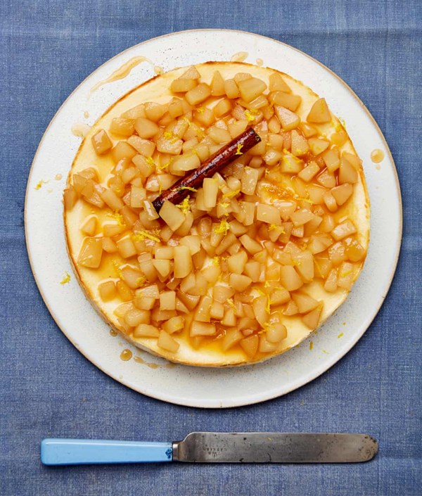 Ricotta cheesecake with pears in caramel
