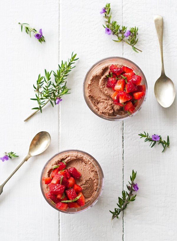 Ricotta chocolate mousse with strawberry and mint salad