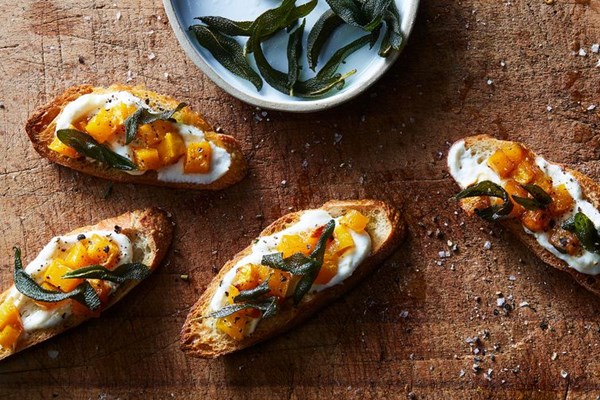 Ricotta crostini with butternut squash and crispy sage