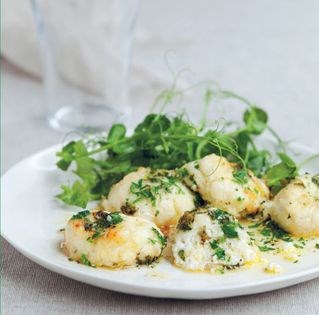 Ricotta gnocchi gratin with parsley butter