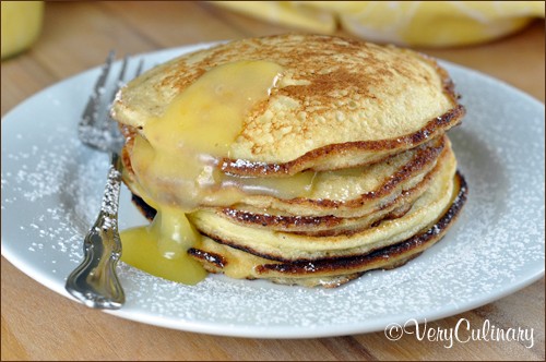 Ricotta pancakes with lemon curd
