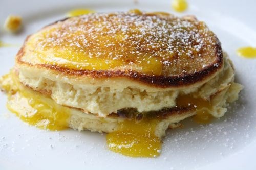 Ricotta pancakes with lemon curd