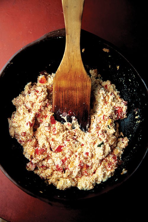 Ricotta scramble with tomatoes (Requeson revuelto)