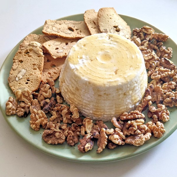 Ricotta walnuts & honey (Ricotta con miele e noci)