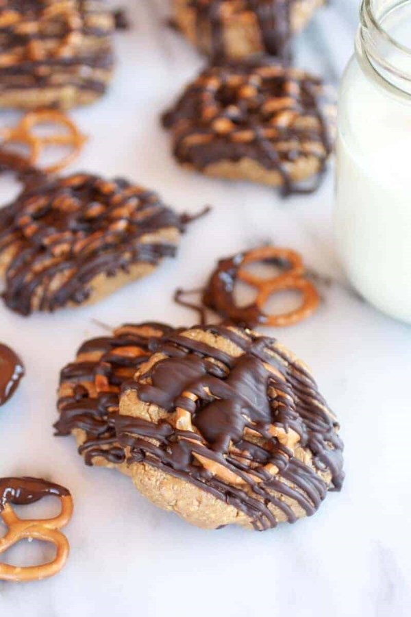 Ridiculously easy no-bake peanut butter pretzel cookies
