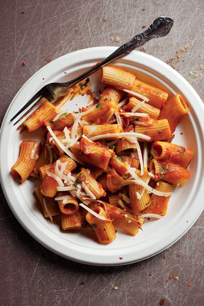 Rigatoni in tomato sauce