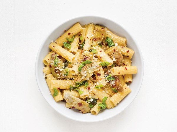 Rigatoni with artichokes 