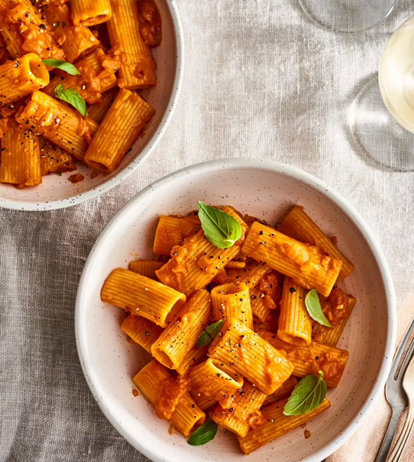 Rigatoni with easy vodka sauce