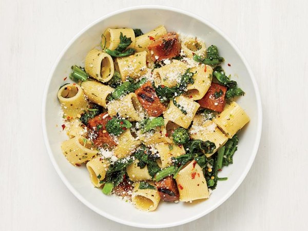 Rigatoni with grilled sausage and broccoli rabe
