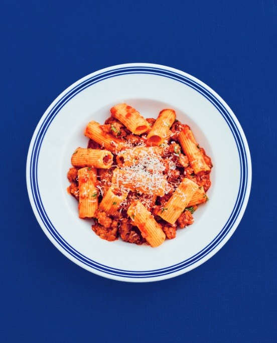 Rigatoni with herby sausages 