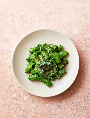 Rigatoni with kale sauce