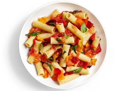 Rigatoni with no-cook tomato sauce